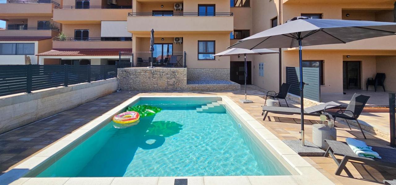Apartment Bluemare B3 With Shared Pool ลิทซ์ยัน ภายนอก รูปภาพ